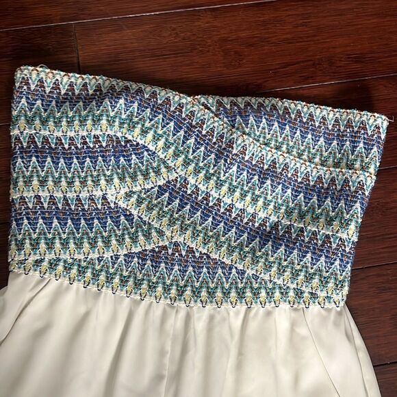 WOW Couture Embroidered Blue & White Shorts Romper - Like New Size Small - Picture 2 of 6